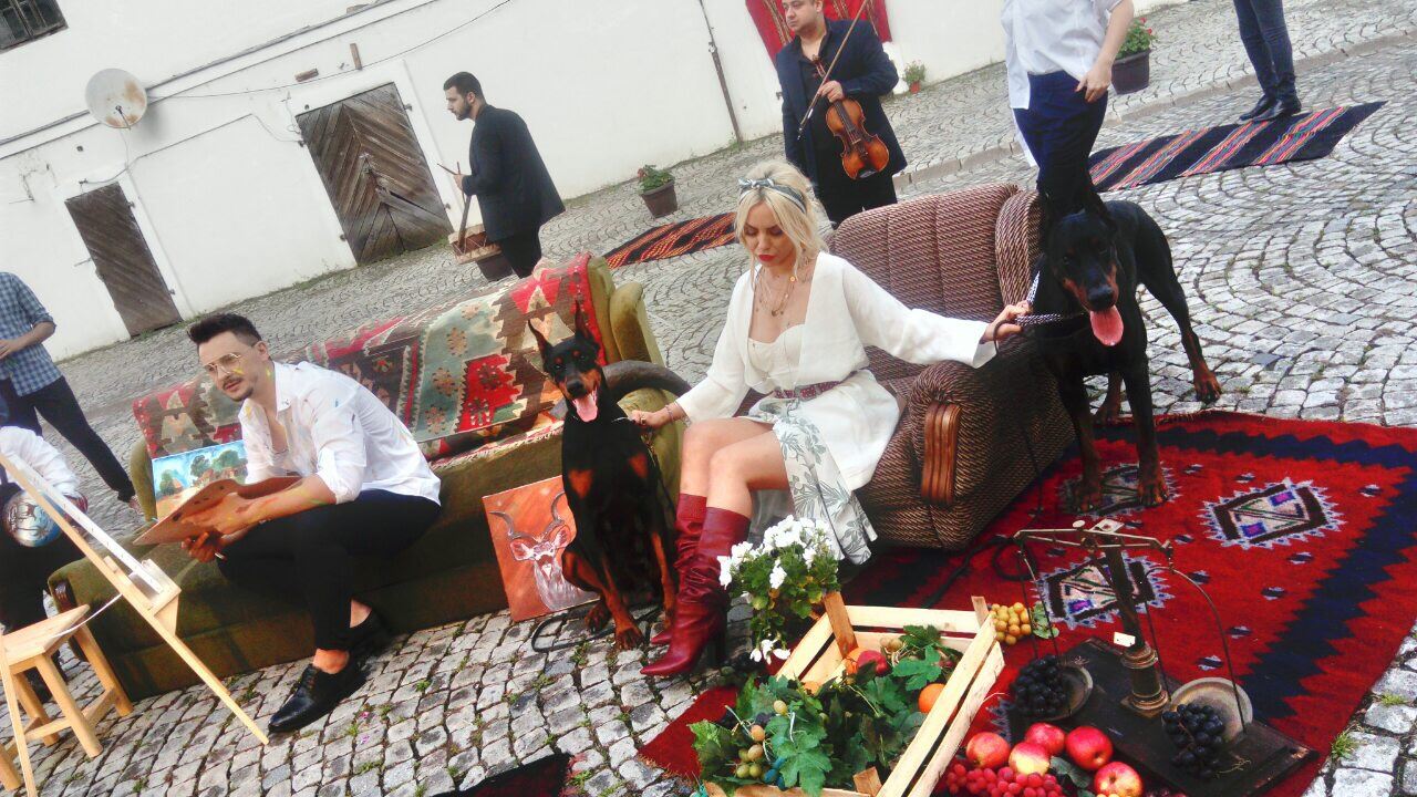 music01